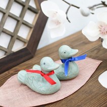 아리공방 고급 청자 미니 장식품 2p 원앙장식 함기러기 함용품 결혼선물 수공예선물 외국인선물 바이어선물 전통공예품 전통적인 선물, 무료상자포장
