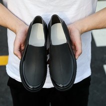 주방 요리사 안전화 패션 남성 작업 신발 캐주얼 방수 고무 빗물 신발 남성 로퍼 모카신 보트 미끄럼 방지 신발 블랙 조리화