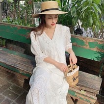 펀칭 브이넥 원피스