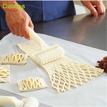 Delidge 1PC 파이 피자 쿠키 커터 페스트리 플라스틱 제빵 도구 Bakeware 엠보싱 반죽 롤러 격자 크래프트