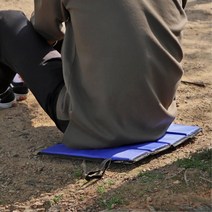 등산 바닥 한기차단 폭신한 폴딩 야외방석 휴대용 동호회 봄나들이 접이식 낚시, 블랙