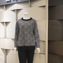 포라리 가을 겨울 라운드넥 티셔츠 체크무늬의 심플하고 넥과밑단 앞부분 배색을넣어 캐주얼하게착용 힙기장의오버핏 박시한스타일 멋스럽고 세련된 디자인 블랙 70% 뉴코아울산점