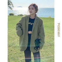 여성 블레이저 새로운 디자이너 봄 그린 버튼 포켓 오피스 레이디 모던한 버전 세련되고 트렌디 한 루즈한 젊은 스트리트웨어 의류