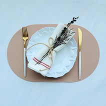 국내산 프리미엄 실리콘 식탁매트 테이블매트 430 x 260mm 380x 247mm 375x 235mm, 라운드(대), 2+1개, 살구베이지