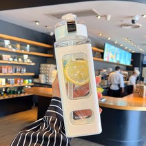 YISOKO 고안치 빨대 물컵 여학생 사각형 휴대용 운동 주전자 창의 ins풍 학생 플라스틱 컵, 흰색은 피규어를 포함하지 않는다, 700