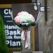 [전국당일배달 플라워테일] 꽃바구니 꽃다발 생화 장미꽃 전국 꽃배달 서비스 생일 생신 칠순 환갑 결혼기념일 축하 선물 와이프 아내 엄마 아빠 부모님 시어머니 여자친구 100일 200일 발렌타인데이 로즈데이 어버이날 카네이션 꽃집, 수국2송이다발