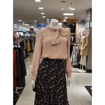 프로그램 진주 장식 블라우스 P193B036