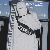 YAPOGI 일본과 한국 멋진 힙합 낙서 개성 웃긴 In 편지 허리 가방 작은 어깨 가방 흙 멋진 댄스 여성 유행 가슴 가방 YAPOGI