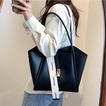[오늘출발!!->내일도착!!] 담앤드솜 골드포인트 숄더백 핸드백 토트백” class=”wr-img”></a></div>
</div>
</div>
</div>
<div class=