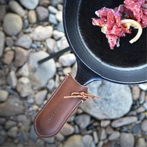 주철 캠핑주물팬 홀더 가죽 손잡이커버 핸드커버 캠핑무쇠팬 화상방지 캠핑장비 감성