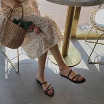 여름 여성 굽없는 샌들 바닷가 패션 스타일 코디 여행