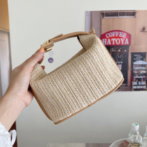 보드미 여름휴가코디 20대 대학생 데이트룩 데일리 코디 라탄 미니크로스백