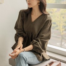 그녀희제 로맨틱 셔링 플레어 피치 블라우스