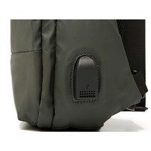 중앙 지퍼 심플 베이직 USB 공용 슬링백 자전거가방 여행가방 킥보드 전기자전거 짧은크로스백 데일리가방