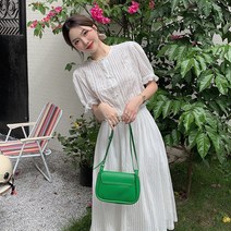 레이스와 화이트 레트로 슈트 드레스