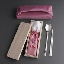 칠보 은수저 왕실거북 70% 1벌 25돈 전통 무늬 조각 장수 거북 고급 명품 수저 젓가락 1인용 고품격 예단 생신 vip 선물 외국인 창립기념품 세트, 은수저1벌 홍색+보자기포장(네이비)