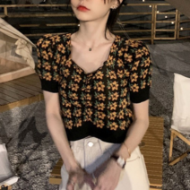 오노마 오노마 ONM 여성스런 여름패션 플라워 넥포인트 크롭 니트반팔티 (8758944)