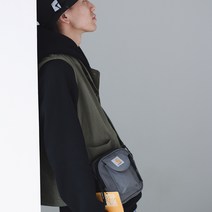 칼하트 크로스백 카고풍 패션 트렌드