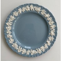 NEW 웨지우드 Queensware Cream on Lavender Blue Shell Edge Salad 앞접시