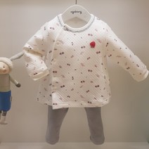 아가방 60% 가을 겨울 베이비페어! 살짝 솜을 넣어 누빈 도톰 두께 보온지 실내 상하세트! 이쁜 A라인 이뻐이뻐 외출복 같아 내의 상하복! 편한 놀이복으로 요거 괜찮아
