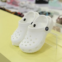 에스마켓키즈 크록스 NC인천점 깨끗함 그대로~여러가지 지비츠로 꾸며주기 좋은 인기만점인 화이트 크록스 204536-100
