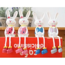 어린이 옷가계 선반장식 앉아있는 토끼 인형 4P 소품선물