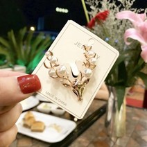패션 브로치 여성 옷핀 정장 럭셔리 절묘한 에나멜 크리스마스 핀 눈사람 산타 클로스 부츠 화환 트리 주얼리 선물 장식