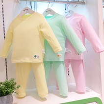 아가방 부평점 !! 얇지만 따뜻한 발열내의!!히트텍이랑 흡사하나 면 느낌이 더합니다.디자인도 깔끔하고 컬러는 화사하게 제작!!가을 겨울 봄 세계절 쭉~활용 가능합니다~