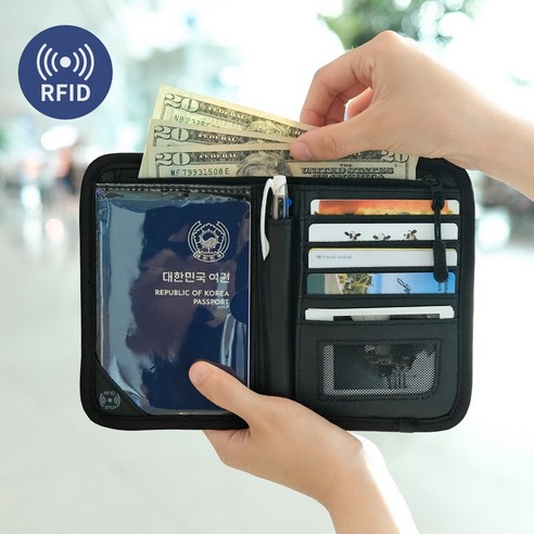 여권·카드·현금·항공권을 한곳에 모으고 RFID 차단까지 챙기는 해외여행용 파우치입니다. - 1