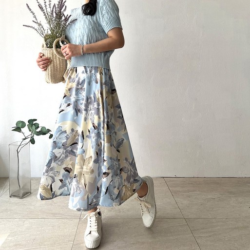 네모엔룩 여성용 릴리꽃나염 플라워 프린팅 페미닌 허리뒷밴딩 플레어 스커트 NL