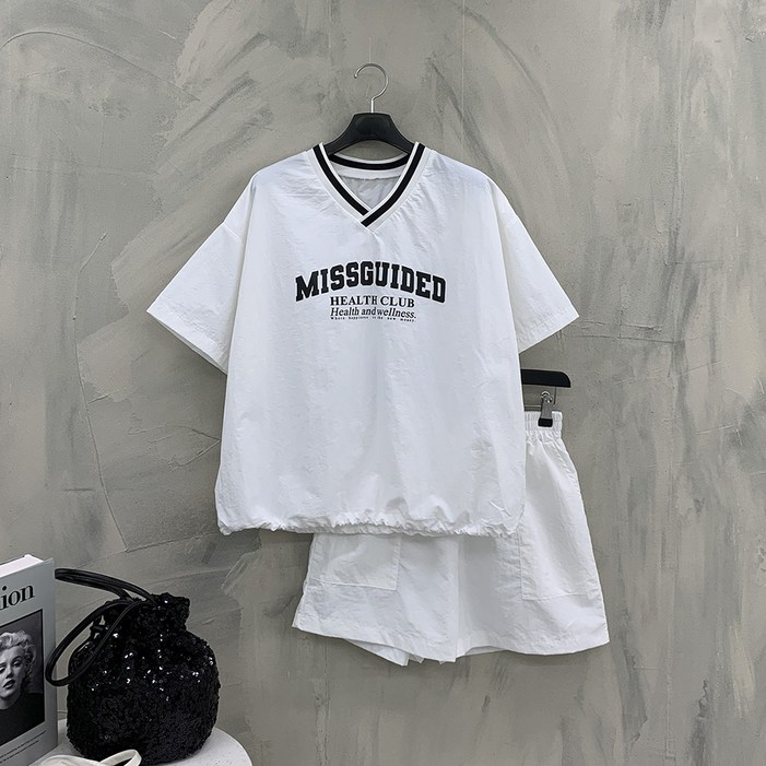 행복여 미스 브이 레터링 배색 캐쥬얼 바스락 밴딩 반바지 세트 행복여 미스 브이 레터링 배색 캐쥬얼 바스락 밴딩 반바지 세트