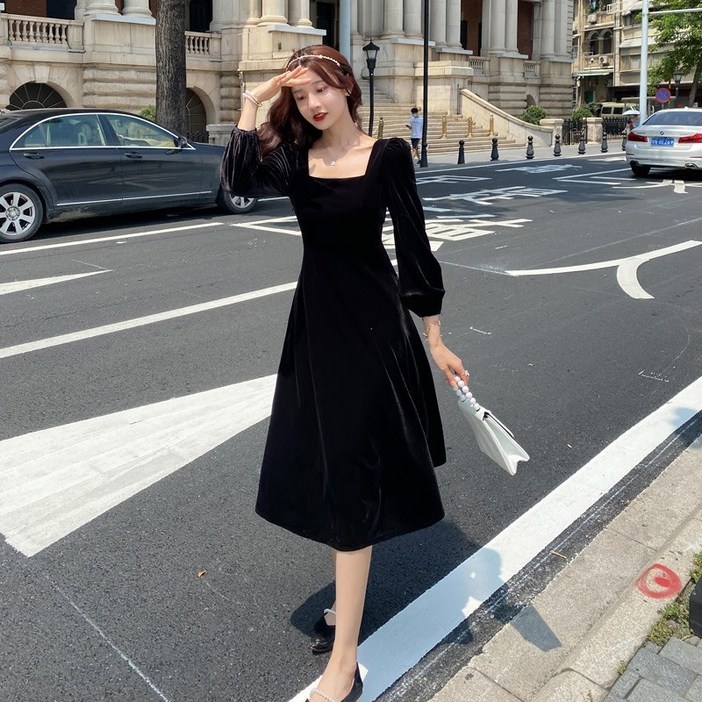 이유무무 NQ176 벨벳 스퀘어넥 블랙 원피스