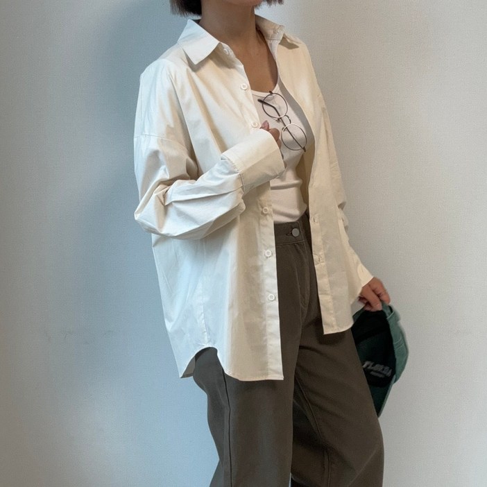 어서스 여성의류 기본 무지 오버핏 셔츠 코튼 긴팔 남방 데일리룩 출근 코디