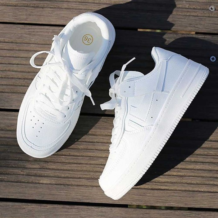 여자 대학생 캠퍼스 룩 코디 화이트 스니커즈 운동화 여자운동화여자신발 여성신발캐주얼화 런닝운동화걷기운동화 운동화싼곳 요즘유행하는운동화