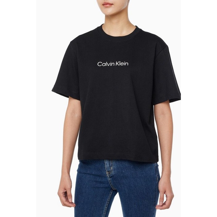 [백화점 정품] 캘빈클라인 25FW 여성 릴렉스드 스탠다드 로고 크루넥 반팔 티셔츠 47A220G