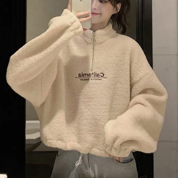 이노뱅크 여성 자수 레터링 뽀글이 후리스 크롭 반집업 맨투맨 INO504A 이노뱅크 여성 자수 레터링 뽀글이 후리스 크롭 반집업 맨투맨 INO504A