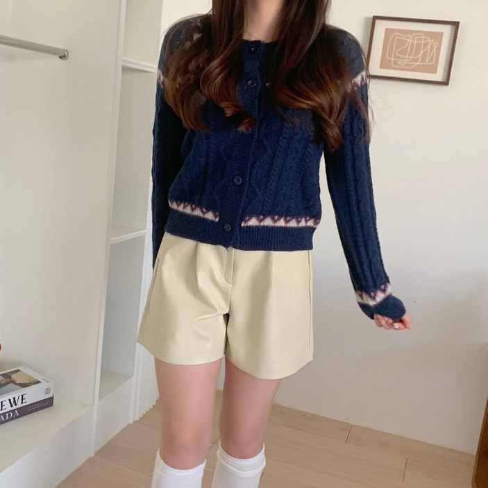 빛나는 판다 초이 레더 핀턱 반팬츠 하프팬츠 가죽 반바지 뒷밴딩 고퀄리티 4부 5부 가을 겨울 데일리