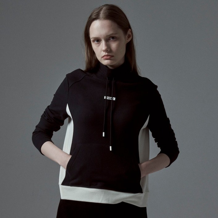 올리비아로렌 여성용 REVV 사이드 배색 티 VVSAL5W9381