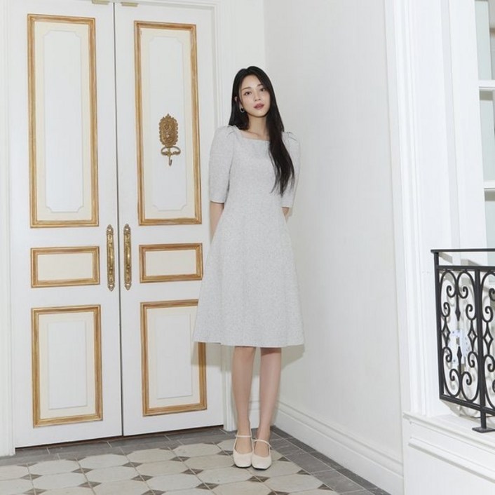 [백화점매장출고] 잇미샤 스퀘어넥 플레어 원피스 ITO8ZOP750