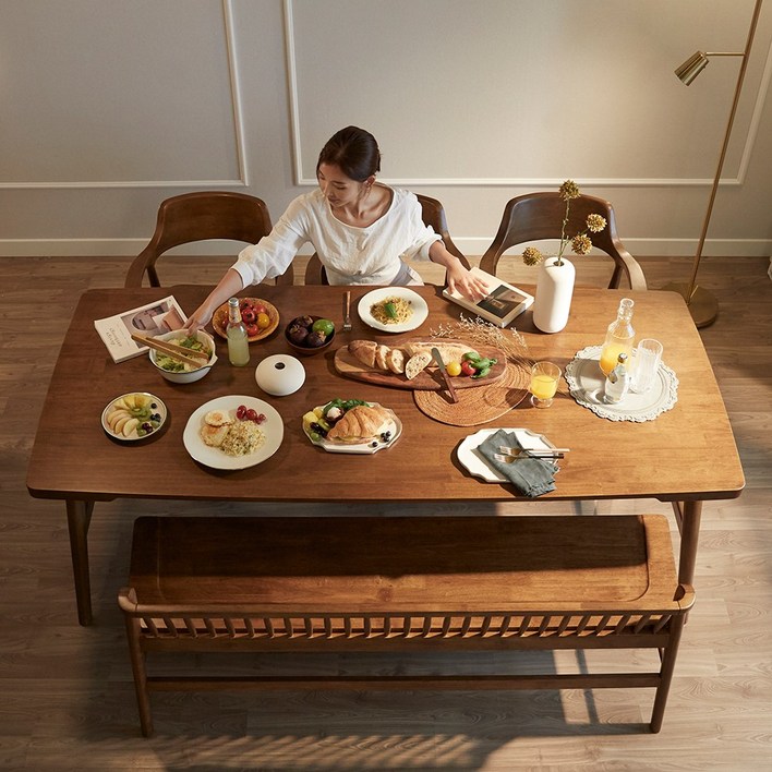 로그하우스 마제스티 프리미엄 2000 고무나무 원목 6인용 식탁세트 의자3개+벤치 1800식탁