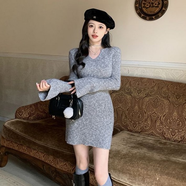 피어니스트 슬리브 V넥 긴팔 니트 미니 원피스