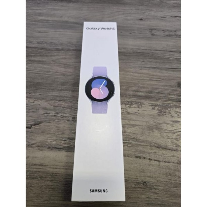 삼성 갤럭시 워치 5 40mm LTE 스마트워치, 사파이어 크리스탈 글래스, 향상된 GPS, 바디, 건강, 피트니스, 수면 트래커, 미국 버전, 실버, 보라색 밴드 포함