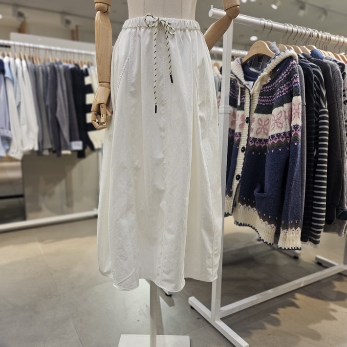 에잇컨셉 봄 벌룬스타일 일레인SK C26C3FSK003IC