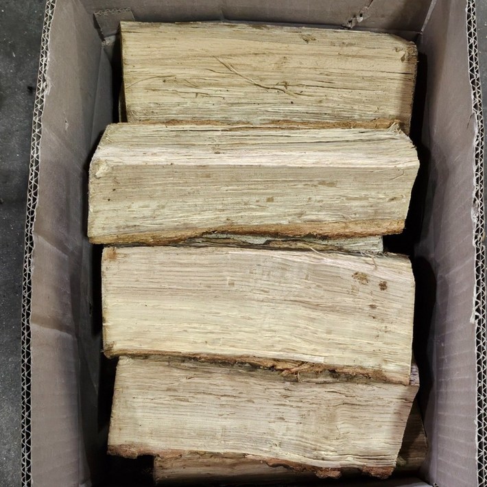 명품 벽난로,화목난로용 국내산 최고급 잘건조된 참나무장작 30cm 쪼갬목 20kg 박스포장 무료배송