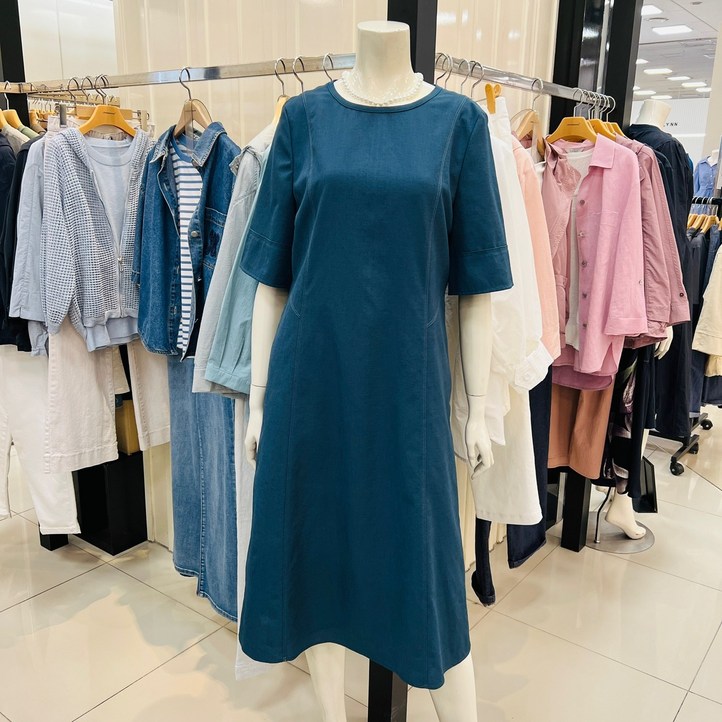 요하넥스 라운드넥 스티치배색 플레어 원피스