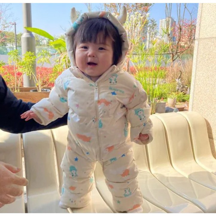 블랙야크키즈 역시즌 초특가 귀여운 패턴이 가득 소중한 아이를 지켜줄 부드럽고 따듯한 덕 다운 우주복