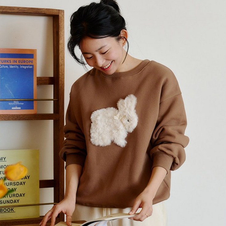 메리브 여성 기모맨투맨 토끼퍼자수맨투맨 뽀글이 토끼 포인트 루즈핏 기모티셔츠 2color